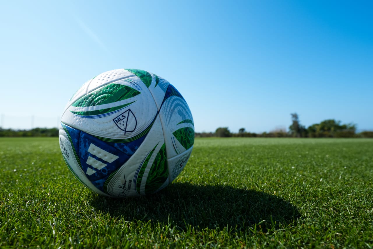BRADENTON, FLORIDA - FEBRUARY 12: FC Cincinnati during a preseason match against Atlanta United FC on February 12, 2025 at IMG Academy in Bradenton, Florida.
