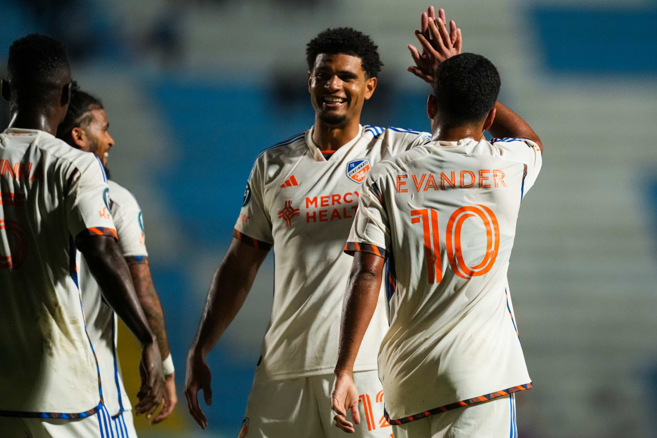 TEGUCIGALPA, HONDURAS - FEBRUARY 19: FC Cincinnati during a Concacaf Champions Cup match against FC Motagua on February 19, 2025 at Estadio Nacional in Tegucigalpa, Honduras.