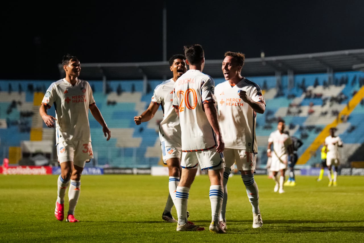 TEGUCIGALPA, HONDURAS - FEBRUARY 19: FC Cincinnati during a Concacaf Champions Cup match against FC Motagua on February 19, 2025 at Estadio Nacional in Tegucigalpa, Honduras.
