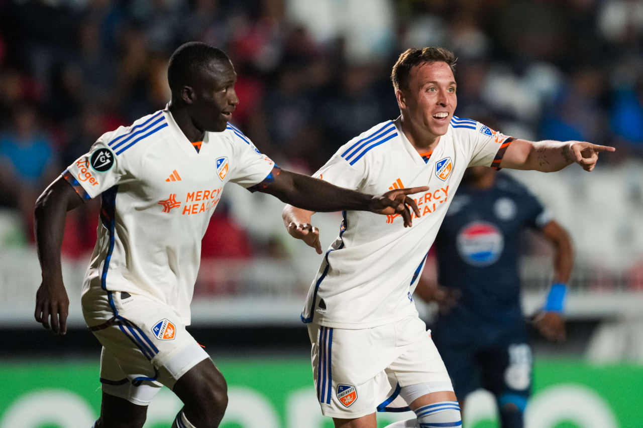 TEGUCIGALPA, HONDURAS - FEBRUARY 19: FC Cincinnati during a Concacaf Champions Cup match against FC Motagua on February 19, 2025 at Estadio Nacional in Tegucigalpa, Honduras.